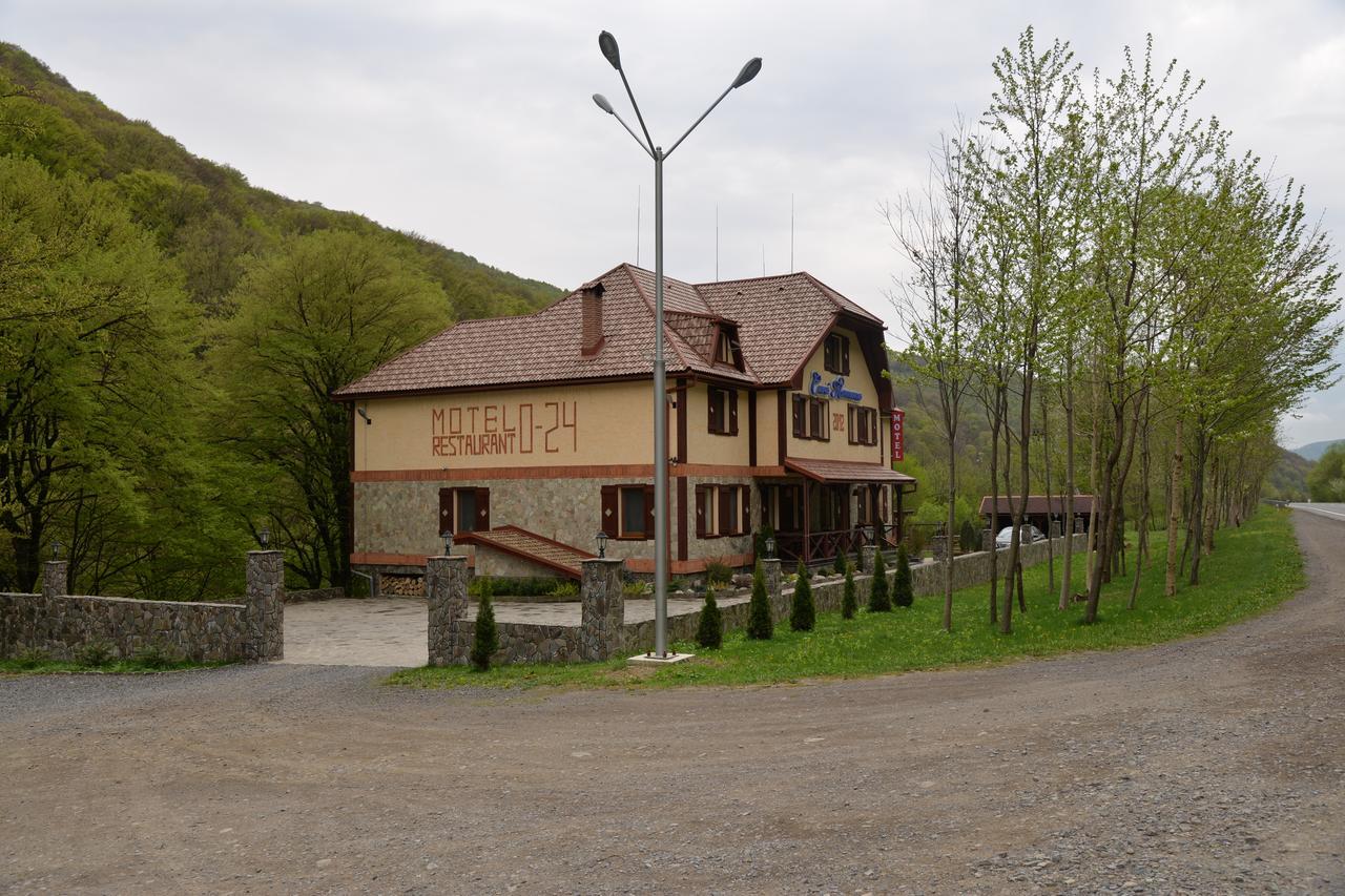 Motel Syni Potoky Svalyava Exterior foto
