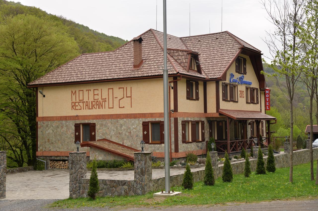 Motel Syni Potoky Svalyava Exterior foto